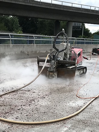 Foto von einer Baumaschine zum Abfräsen