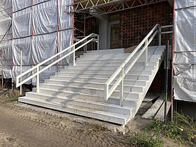 Bild einer Außentreppe nach der Sanierung