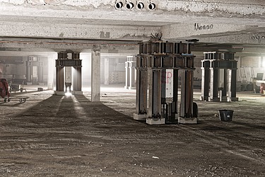 Foto von Stützen mit Verstärkungsmaßnahmen